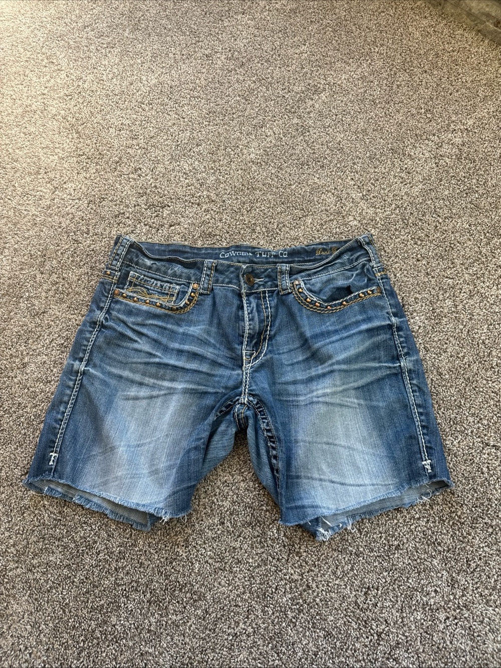 Cowgirl Tuff Co. Women’s 31/31 Blue Denim Cutoff Midi Shorts EUC
